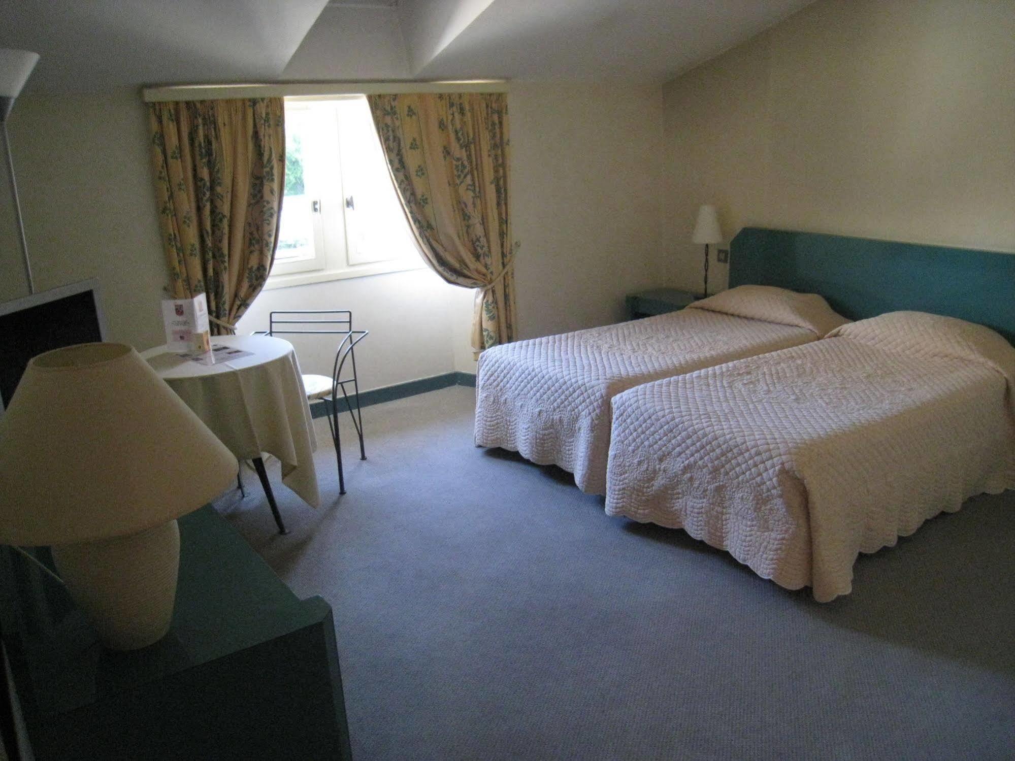 L'Esplan Hotel Сен-Пол-Троа-Шато Екстериор снимка