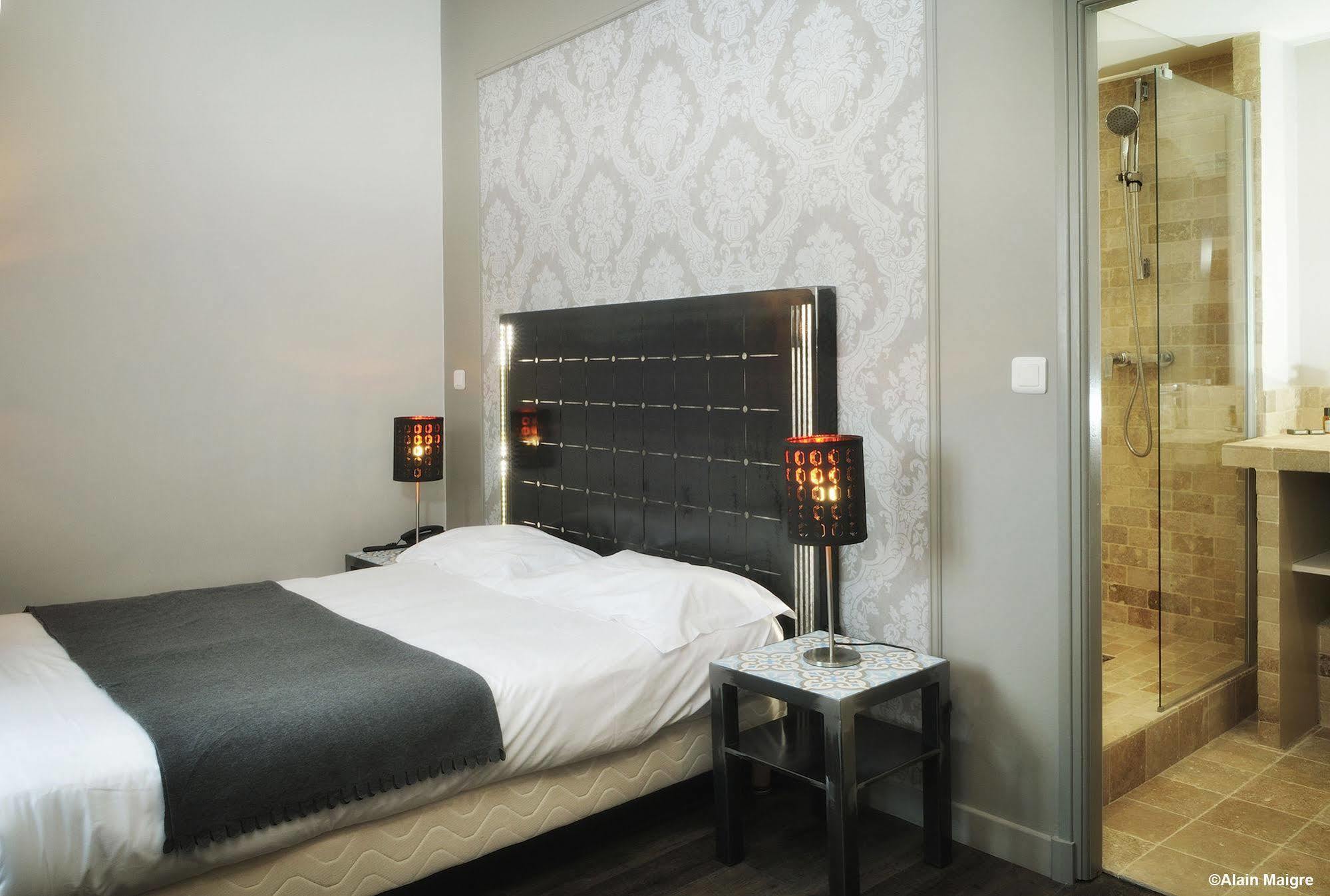 L'Esplan Hotel Сен-Пол-Троа-Шато Екстериор снимка