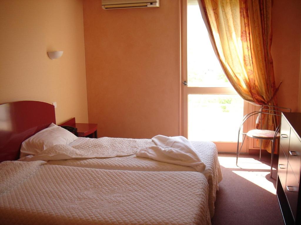L'Esplan Hotel Сен-Пол-Троа-Шато Стая снимка